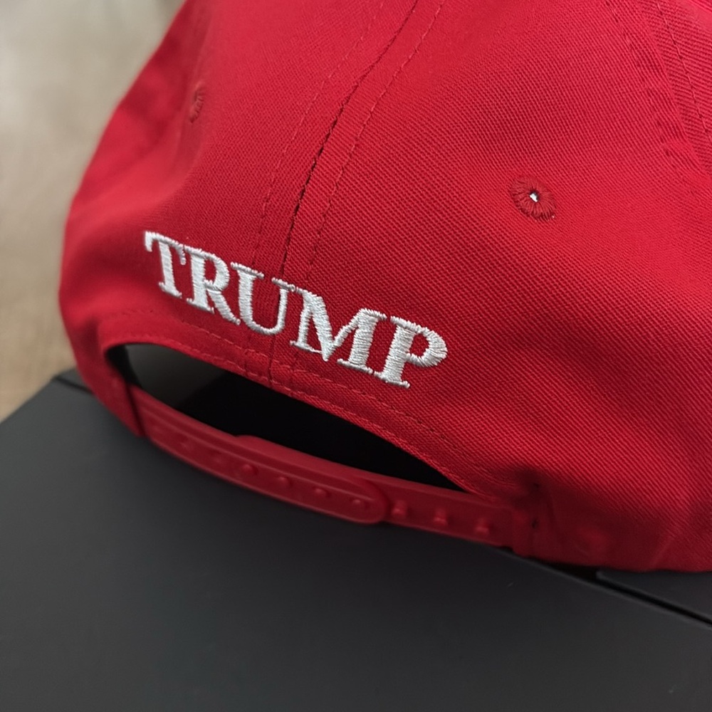 Signed MAGA hat - Picture 5 of 5